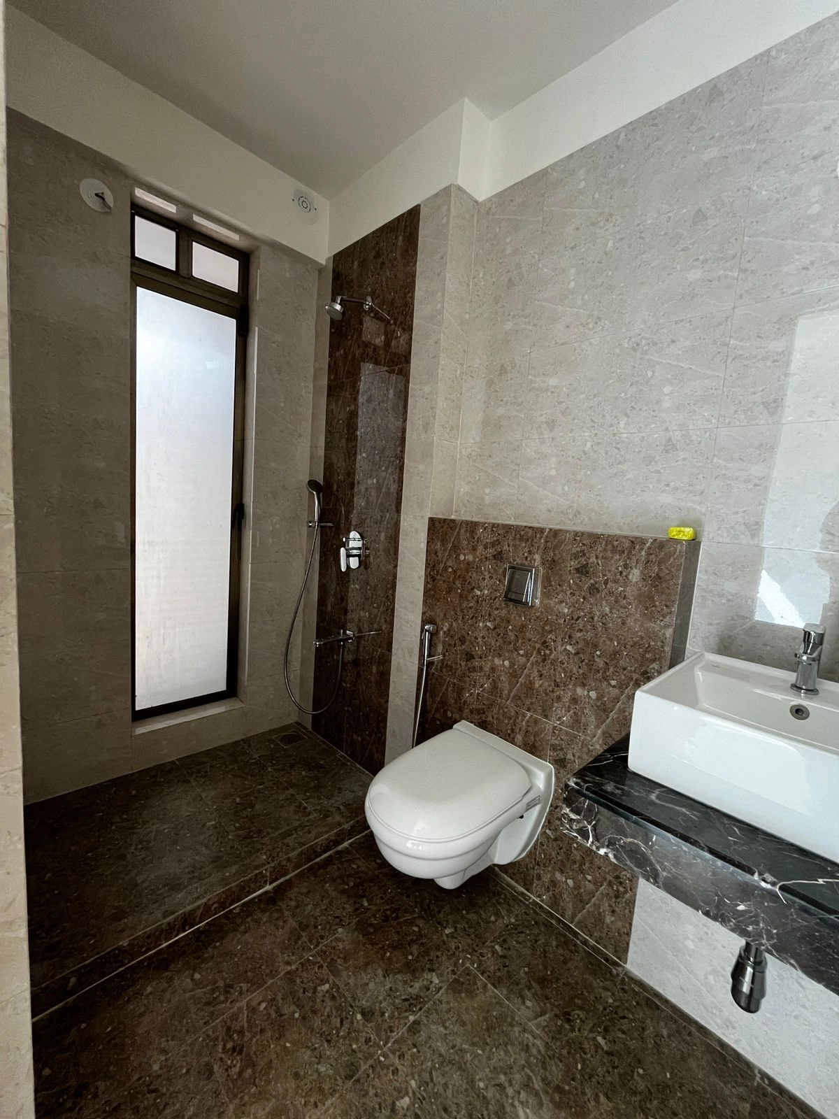 2 BHK Flat for Rent in Lodha raj Infinia, Malad West